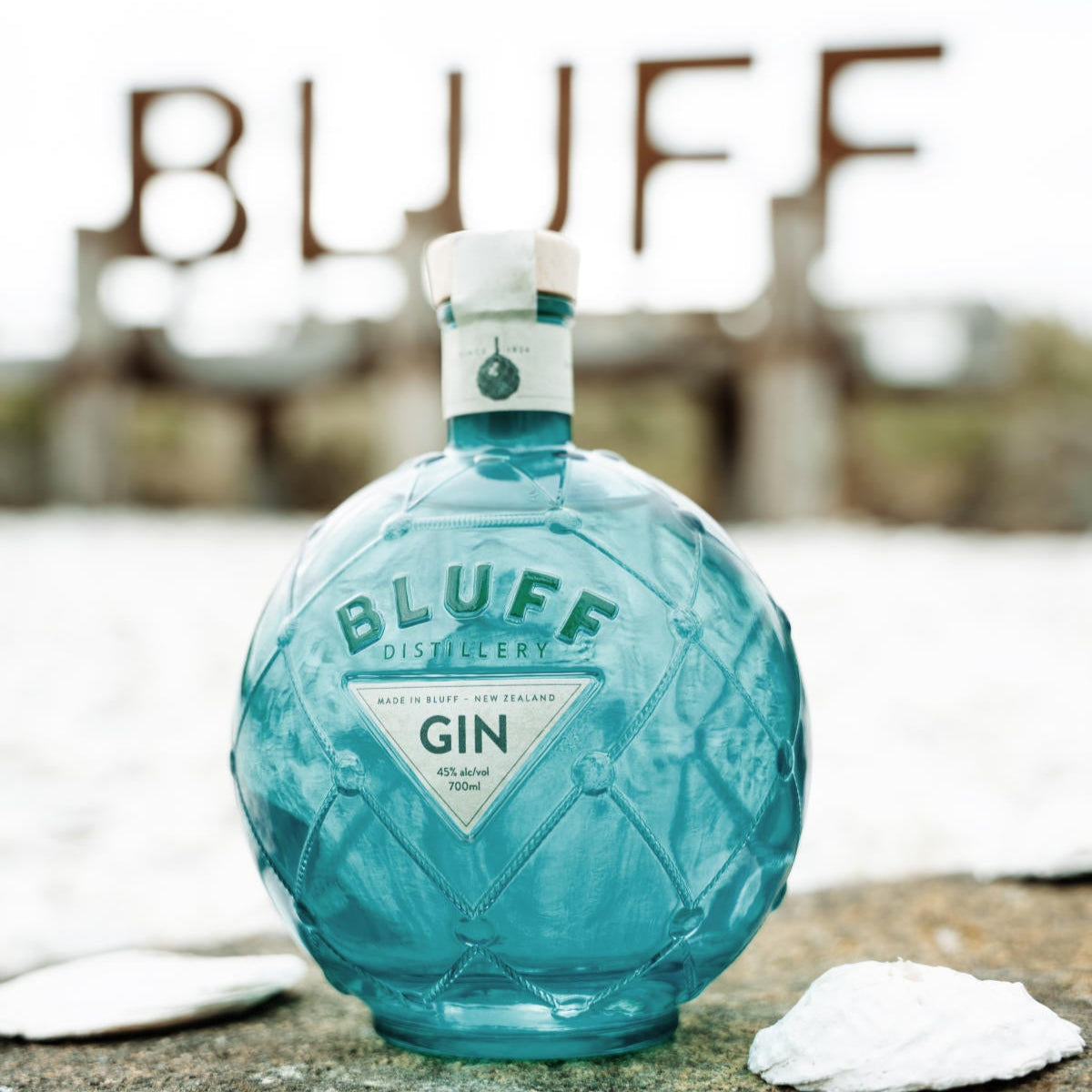 Load image into Gallery viewer, Bluff London Dry Gin