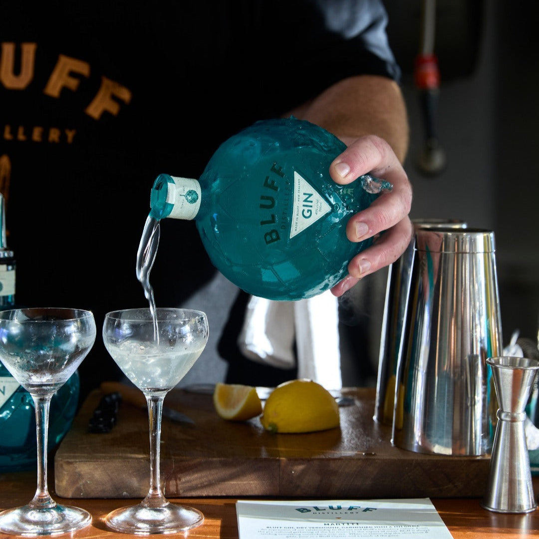 Load image into Gallery viewer, Bluff London Dry Gin