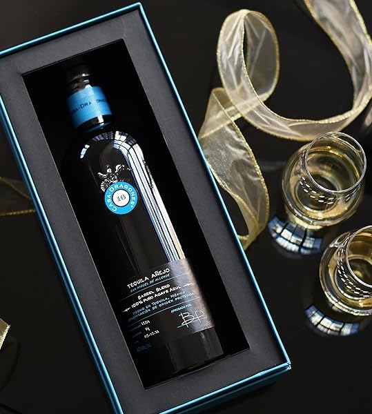 Load image into Gallery viewer, Casa Dragones Barrel Blend Anejo Tequila