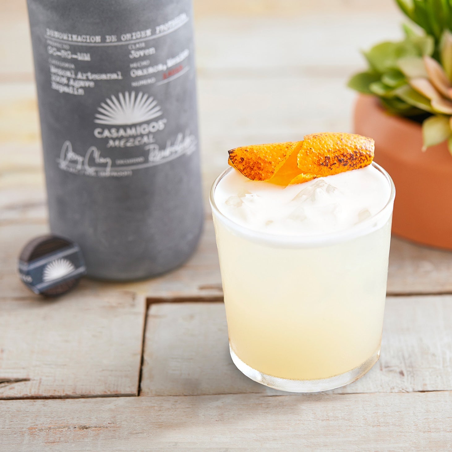 Load image into Gallery viewer, Casamigos Joven Mezcal