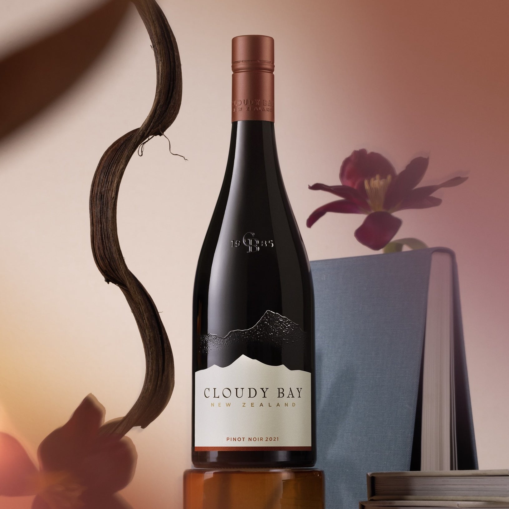 Load image into Gallery viewer, Cloudy Bay Pinot Noir