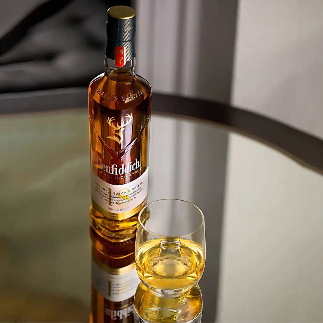 Load image into Gallery viewer, Glenfiddich 18 Year Old Single Malt Whisky