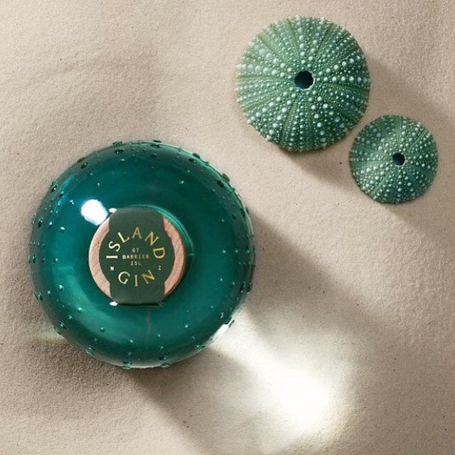 Load image into Gallery viewer, Island Original Gin