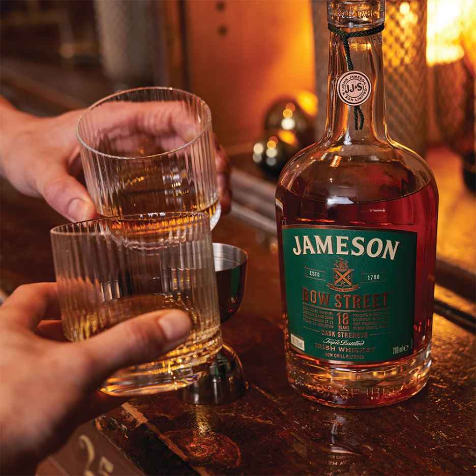 Load image into Gallery viewer, Jameson 18 Year Old Irish Whiskey