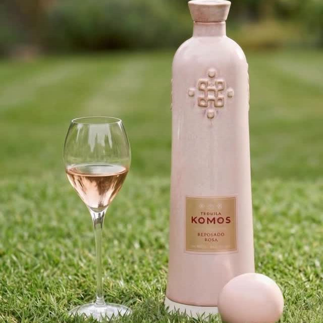 Load image into Gallery viewer, Komos Reposado Rosa Tequila