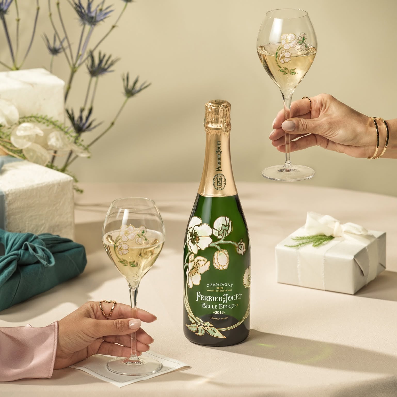 Load image into Gallery viewer, Perrier-Jouët Belle Epoque Champagne Cocoon Gift Box
