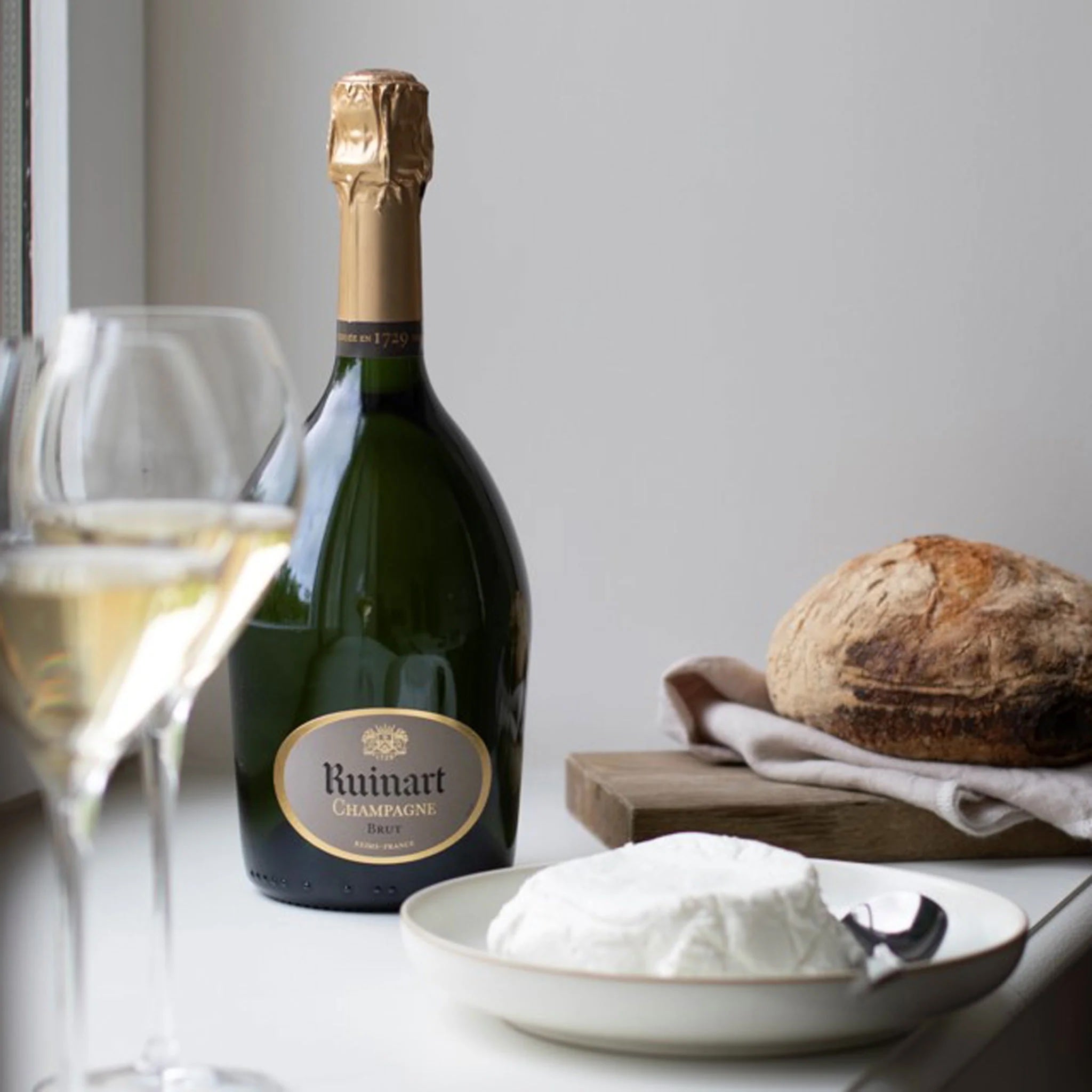 Load image into Gallery viewer, Ruinart R de Ruinart Champagne Gift Box