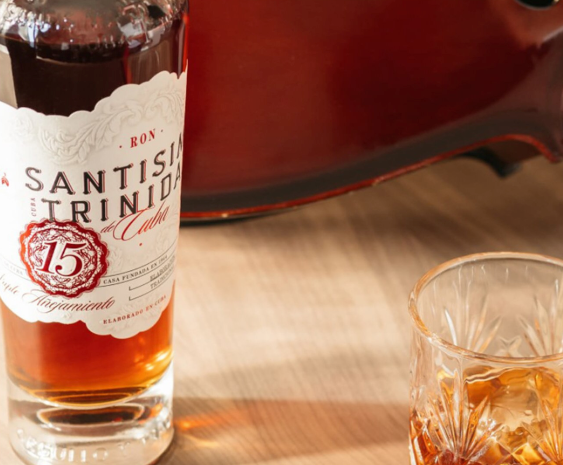 Load image into Gallery viewer, Santisima Trinidad 15YO Rum