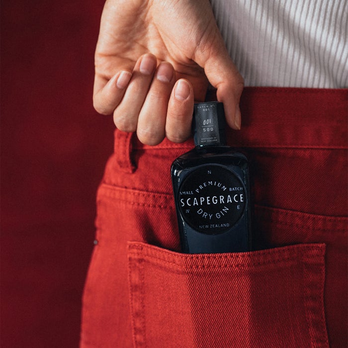 Load image into Gallery viewer, Scapegrace Black Gin