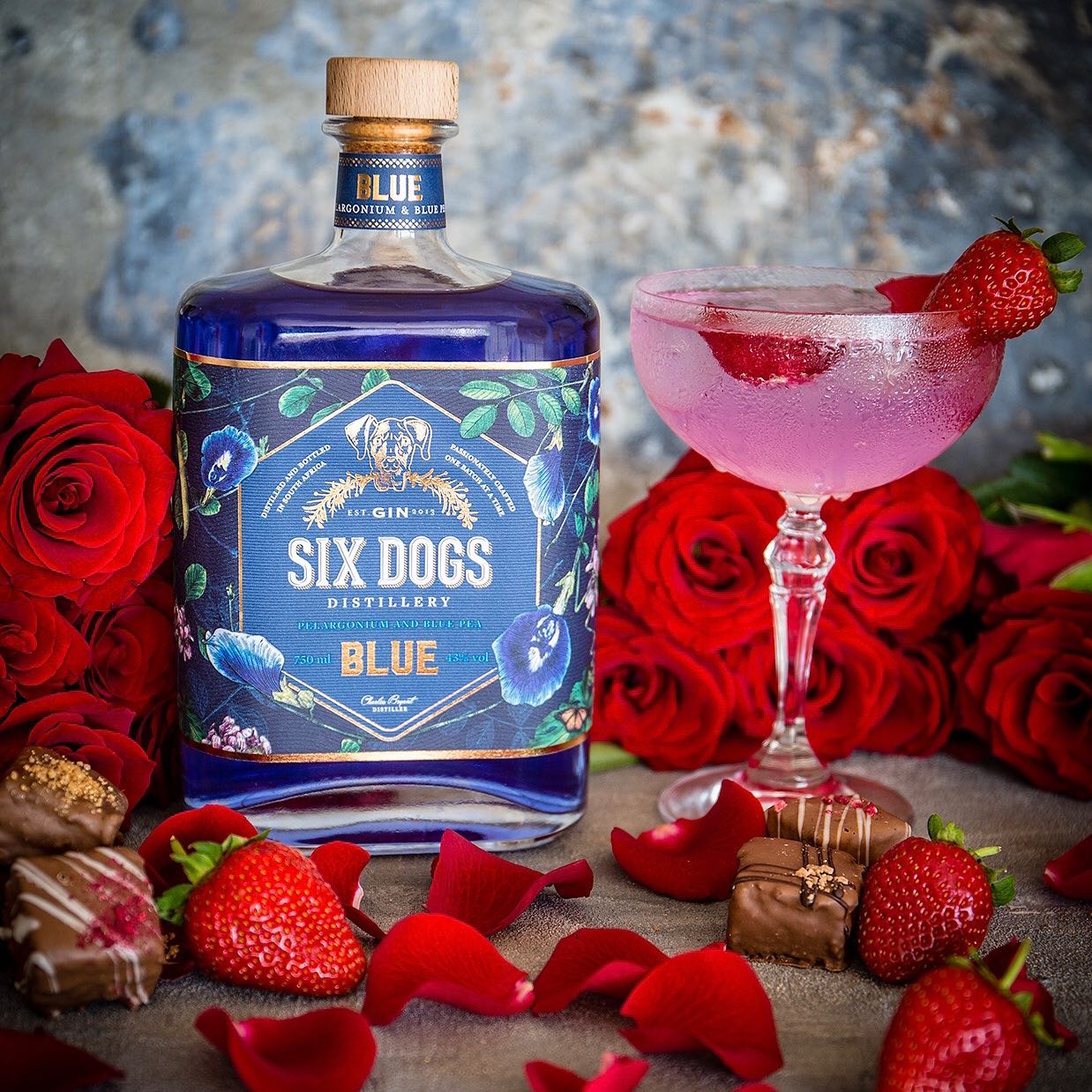 Load image into Gallery viewer, Six Dogs Blue Classic Dry Gin