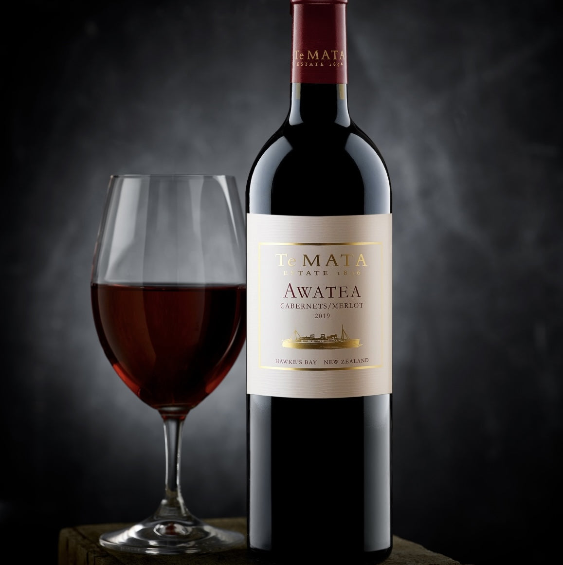 Load image into Gallery viewer, Te Mata Estate Red Wine Gift Box