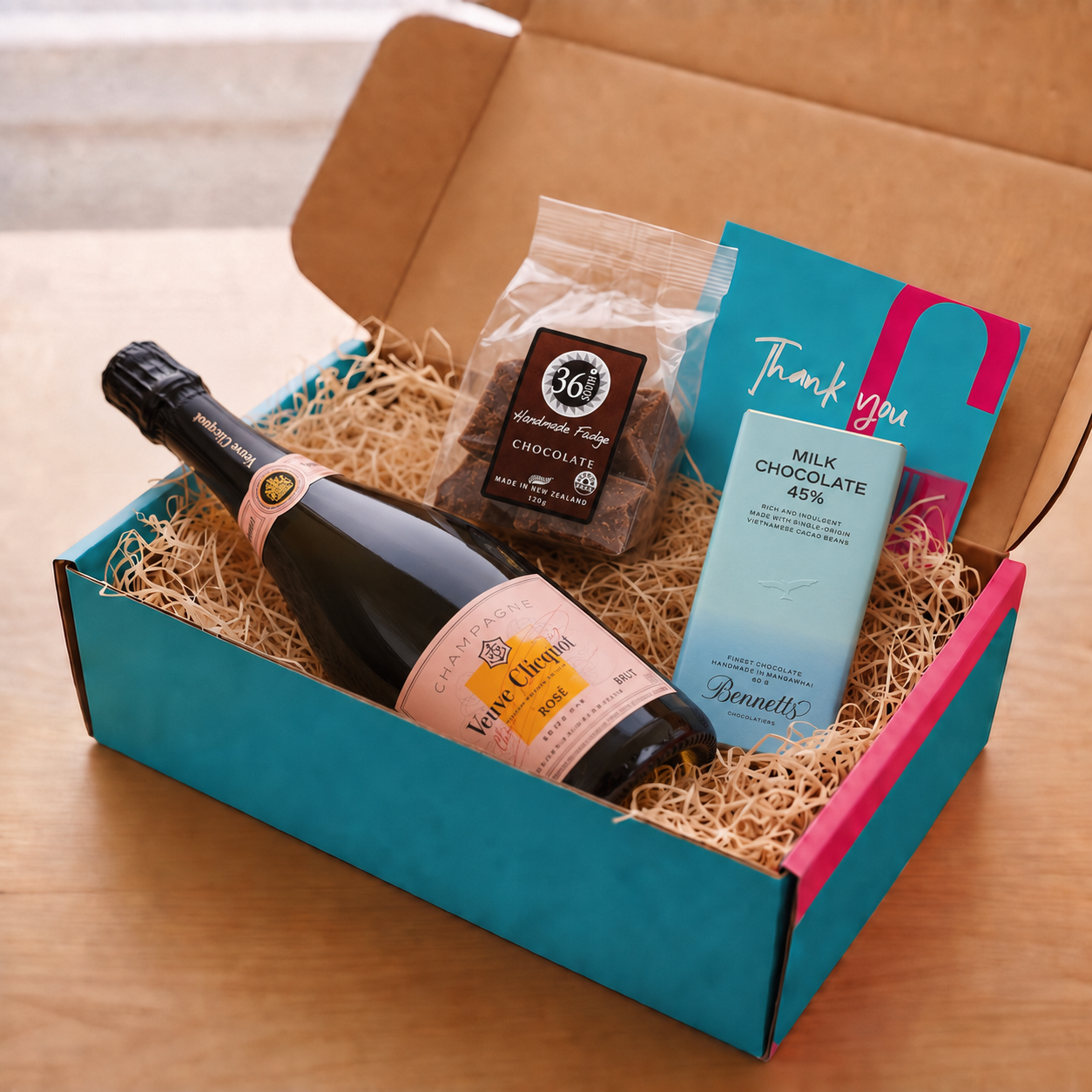 Load image into Gallery viewer, Veuve Clicquot Rosé Champagne Gift Box
